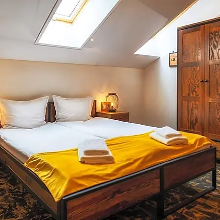 Pawie Oczko Hotel