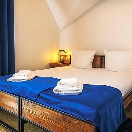 Pawie Oczko Hotel 3*